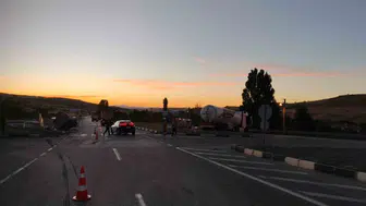 Isparta'da LNG tankeri ile kamyon arasında korkutan kaza: 3 yaralı