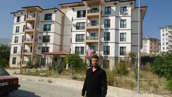 1 milyon TL ödeyip dolandırılan depremzede, aynı evin 6 kişiye daha satıldığını öğrendi