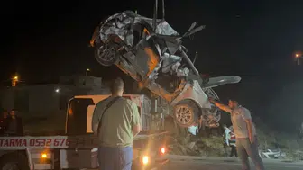 Gaziantep’te 7 kişinin hayatını kaybettiği kazada araçlar yoldan kaldırıldı