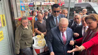 Milli Savunma Bakanı Güler, Afyonkarahisar'da esnafla buluştu