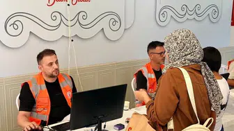 Kağıthane Belediyesi eğitim için çanta ve kırtasiye yardımı yapıyor