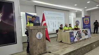 Silifke'de servis sürücülerine trafik güvenliği eğitimi verildi