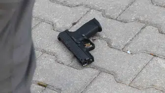 Adana'da el bombasına koli bandı ile müdahale edildi
