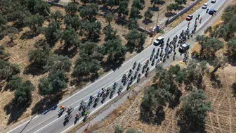 Bisikletçiler, Gömeç'te kaybettikleri arkadaşlarını andı