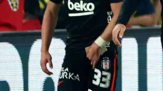 Rıdvan Yılmaz, derbide sakatlanarak maçı terk etti