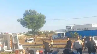 Antalya’da tur minibüsü, kamyonet ve otomobil çarpıştı: 15’i turist 17 yaralı