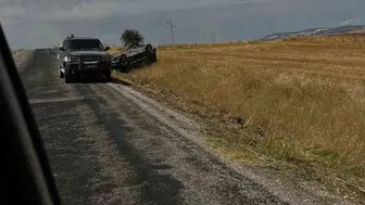 Eskişehir’de direksiyon hakimiyetini kaybeden araç takla attı