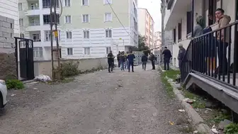 Kars'ta motosikletli saldırgan 2 kişiyi yaraladı