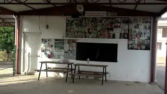 Yeşilkaraman Mahallesi'nde geçmişe saygı duruşu: vefat edenler için oluşturulan duvar