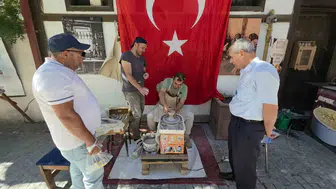 Germiyan Sokağı'nda çini sanatı deneyimi: Ziyaretçilerin ilgisi büyüyor
