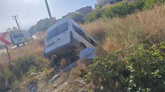 Malatya'da kontrolden çıkan minibüs şarampole devrildi, yaralılar hastanede