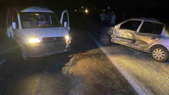Afyonkarahisar'da trafik kazası sonrası iki kişi hastaneye kaldırıldı