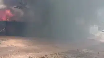 Yıldırım ilçesinde çıkan depo yangını itfaiye ekipleri tarafından kontrol altına alındı