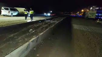 Antalya’da otomobilin refüje çarpması sonucu 1 kişi yaralandı
