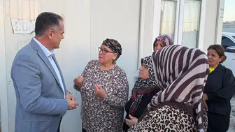 Antakya'daki depremzedelere tahliye süreci hakkında bilgilendirme toplantısı