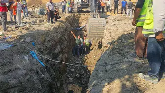 Hatay'da altyapı çalışmaları sırasında toprak kayması: İki işçi yaralandı