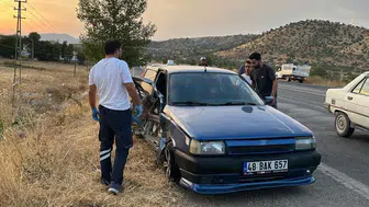 Otomobil ile minibüs çarpıştı, 2 yaralı hastaneye kaldırıldı