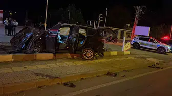 Gaziantep'te kaza: Kontrolden çıkan araç karşı şeride uçtu, sürücü hastaneye kaldırıldı