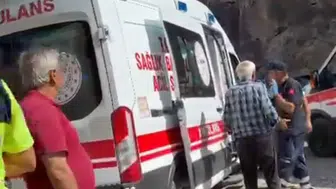 Malatya'da hafif ticari araç dereye uçtu: Bir can kaybı, bir yaralı