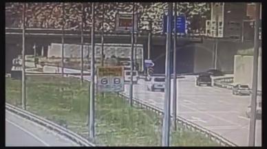 Yolcu minibüsü ile otomobil çarpıştı: 3'ü çocuk, 21 yaralı