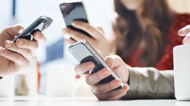 Bakan Kacır 'öğrencilere vergisiz telefon' vaadini 5 yıla yaydı