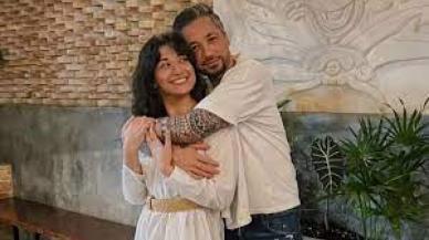 Eski futbolcu yeniden baba oluyor