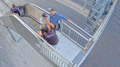 Yürüyen merdivenlere saldırılar sürüyor! Sabotajcıların sevinç anları..