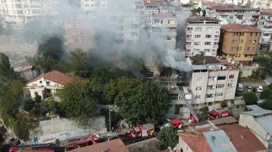 Müzik aleti imalathanesinde korkutan yangın: 2 itfaiyeci etkilendi