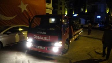 Feci kaza! Otomobilin kaldırıma sıkıştırdığı yayanın bacağı koptu