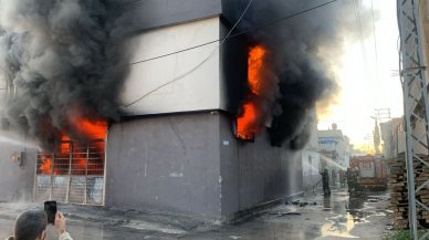 Sünger fabrikasında korkutan yangın