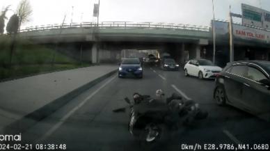 Kağıthane’de feci kaza: Motosiklet sürücüsü metrelerce sürüklendi