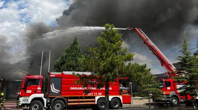 Kayseri'de sünger fabrikasında korkutan yangın: Alevler her yeri sardı