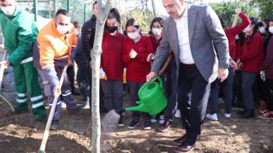 Ağaç dikmek kutsal görev