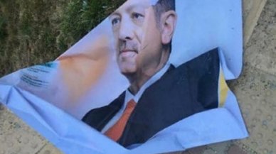 Cumhurbaşkanı Recep Tayyip Erdoğan'ın afişlerini yırtan şahıs gözaltına alındı
