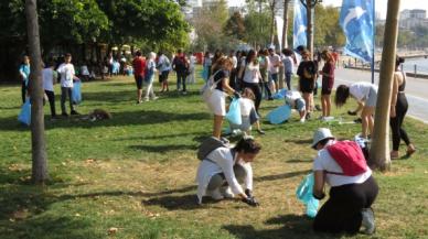 Sahilde sıkı bir temizlik