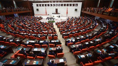 AK Parti'nin gündeminde torba yasa mesaisi var