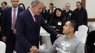 Bakan Akar: Mehmetçiğin emeğine herkes saygı göstersin