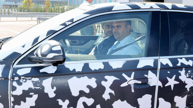 Bakan Kacır Togg'un yeni modeli T10F'yi test etti