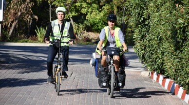 Almanya'dan Yeni Zelanda'ya bisikletle tura çıkan genç kadın Türkiye'ye geldi