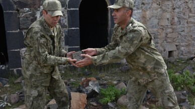 Mehmetçik ecdadın vatan savunmasında kullandığı tabyaları temizledi