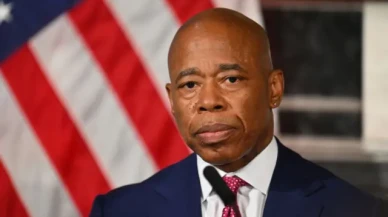 Eric Adams iddianamede yer alan “rüşvet” suçlamasına itiraz etti