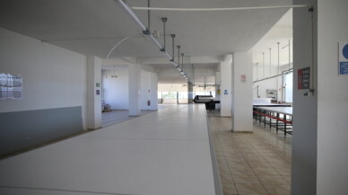 Depremzede esnaf için otomatik kumaş kesimhanesi açıldı