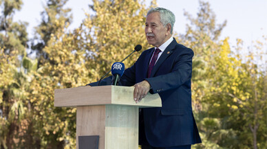 Antalya Belek Üniversitesi'nden Bülent Arınç'a fahri doktora ünvanı