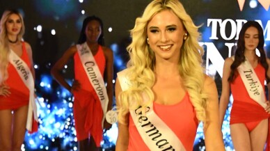 Top Model of Universe güzelleri taçlarını taktı