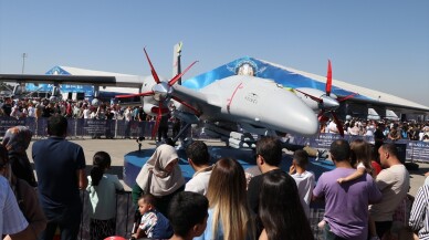 Yerli hava araçlarının sergilendiği TEKNOFEST'e çevre illerden de ziyaretçiler geliyor