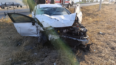 Afyonkarahisar'da iki otomobilin çarpıştığı kazada 5 kişi yaralandı