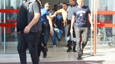 Atatürk heykeline balyozla zarar veren kişi gözaltına alındı