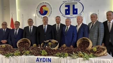 Aydın'da sezonun ilk kestaneleri kilogramı 500 liradan satıldı