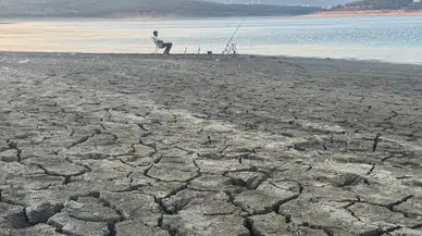 Bolu'daki Gölköy Baraj Gölü'nün bazı bölümlerinde su 35 metre çekildi