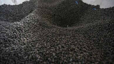 Bursa'da kooperatif üyesi armut üreticileri meyve kasasını da kendileri yapıyor